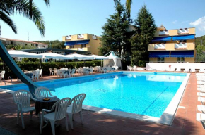 Отель Hotel Seven Residence  Палинуро